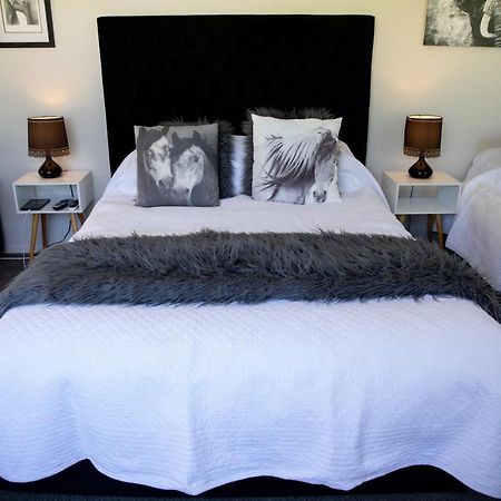 Swan House Bed and Breakfast Martinborough Εξωτερικό φωτογραφία