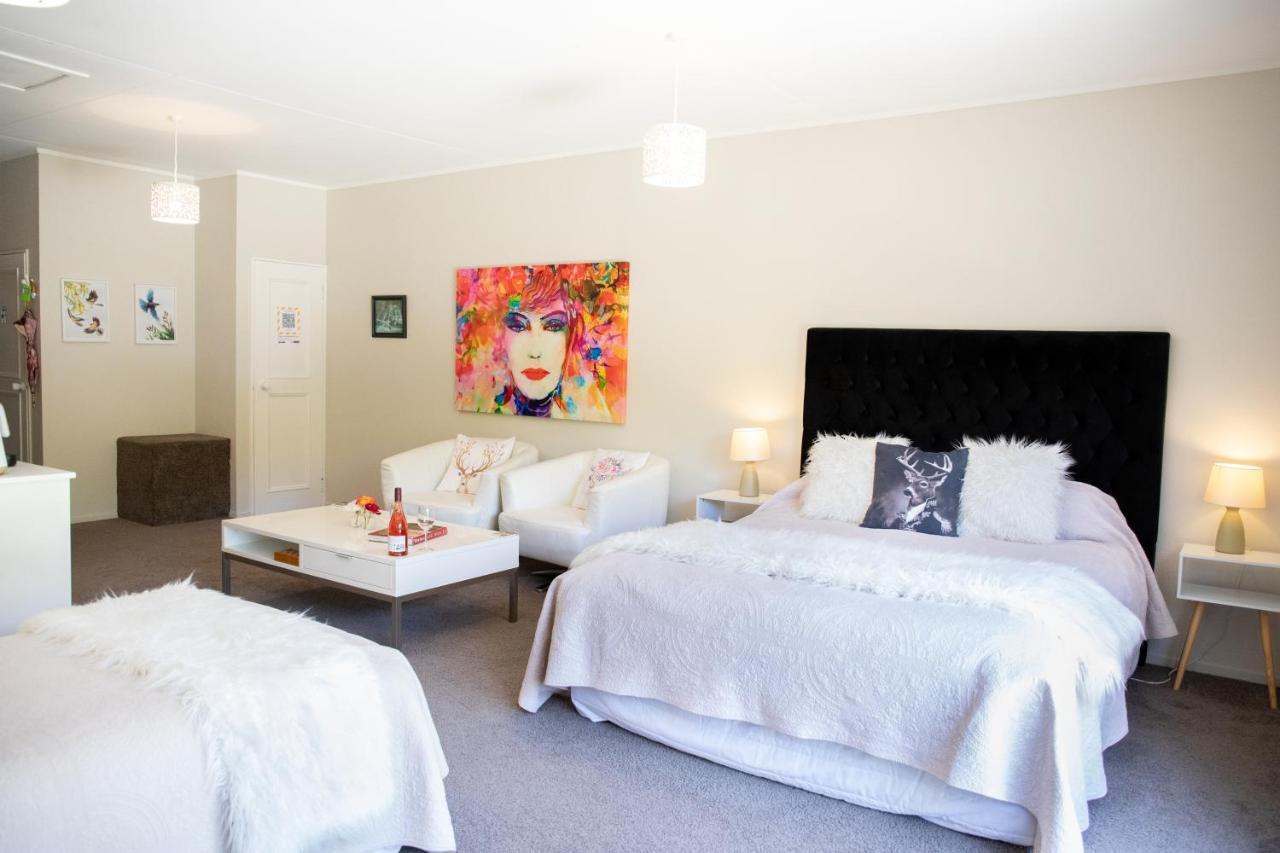 Swan House Bed and Breakfast Martinborough Εξωτερικό φωτογραφία