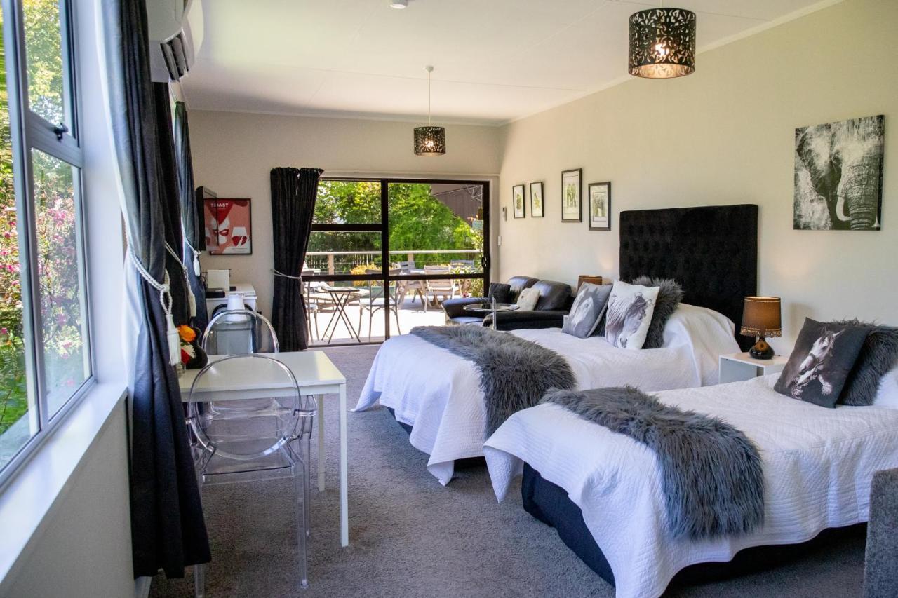 Swan House Bed and Breakfast Martinborough Εξωτερικό φωτογραφία