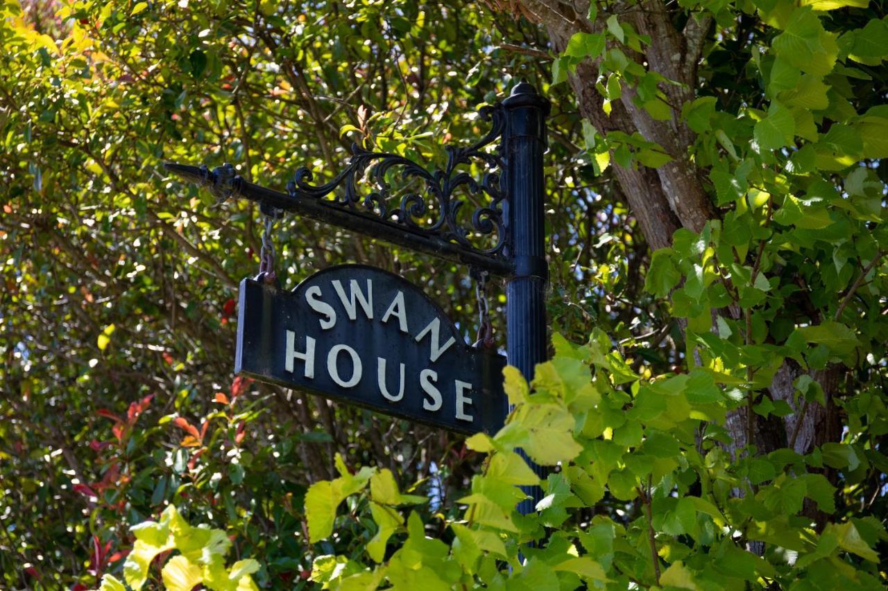 Swan House Bed and Breakfast Martinborough Εξωτερικό φωτογραφία