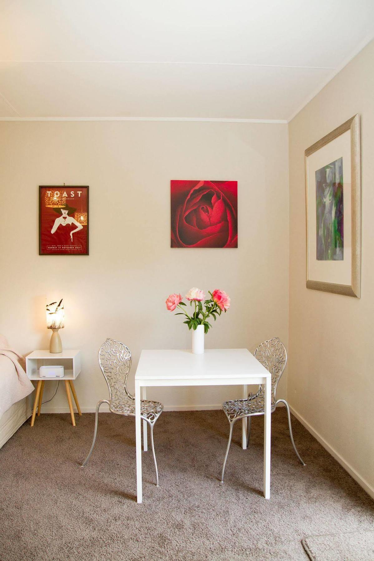 Swan House Bed and Breakfast Martinborough Εξωτερικό φωτογραφία