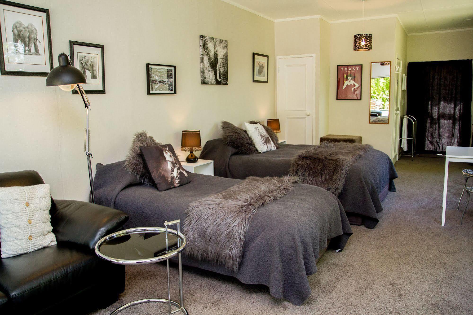 Swan House Bed and Breakfast Martinborough Εξωτερικό φωτογραφία